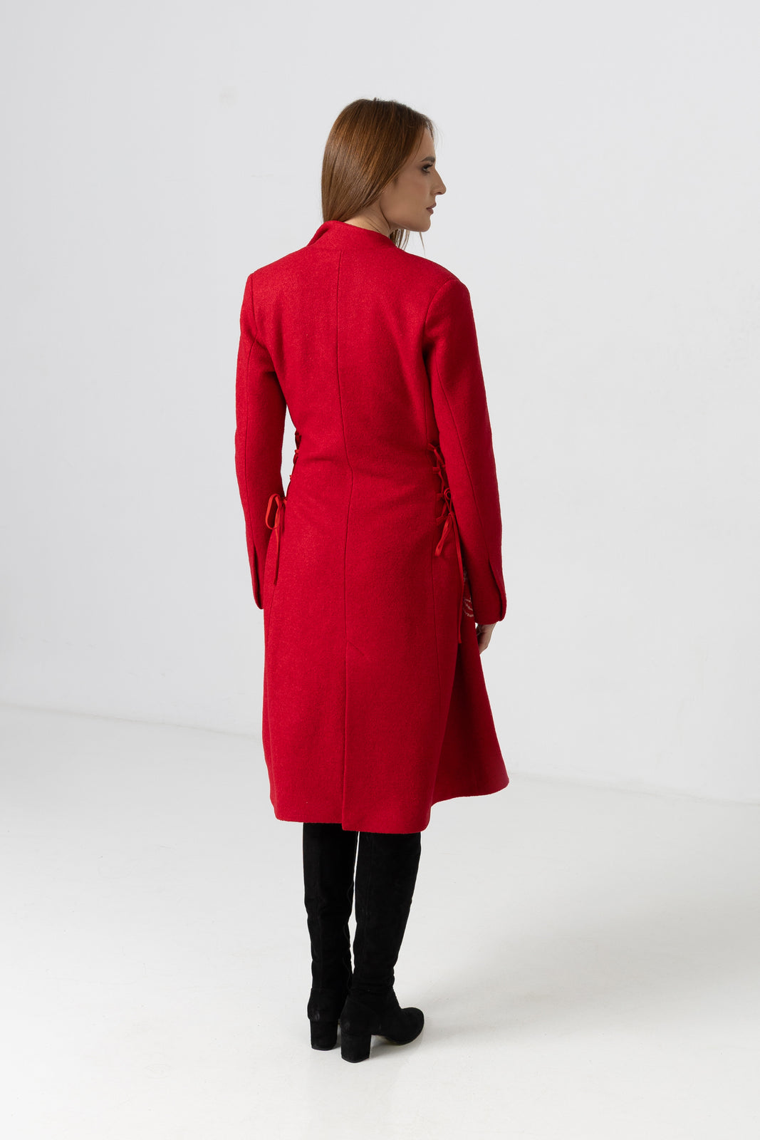 Incarca imaginea in galerie, Palton din lână roșie cu broderie trandafir argintiu