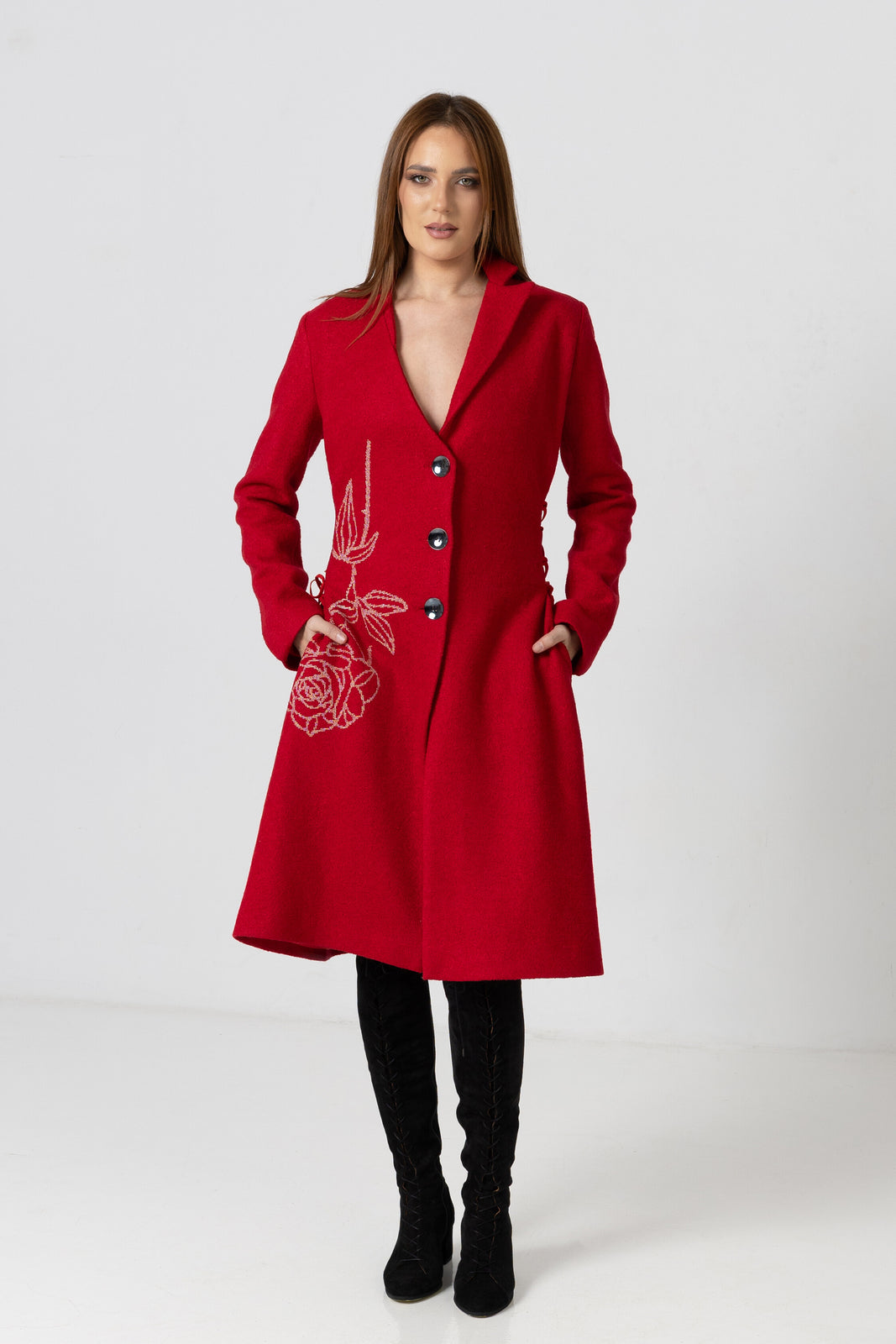 Incarca imaginea in galerie, Palton din lână roșie cu broderie trandafir argintiu