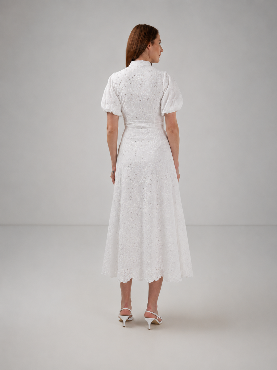 Load image into Gallery viewer, Dark green cotton shirt dress with macrame applications