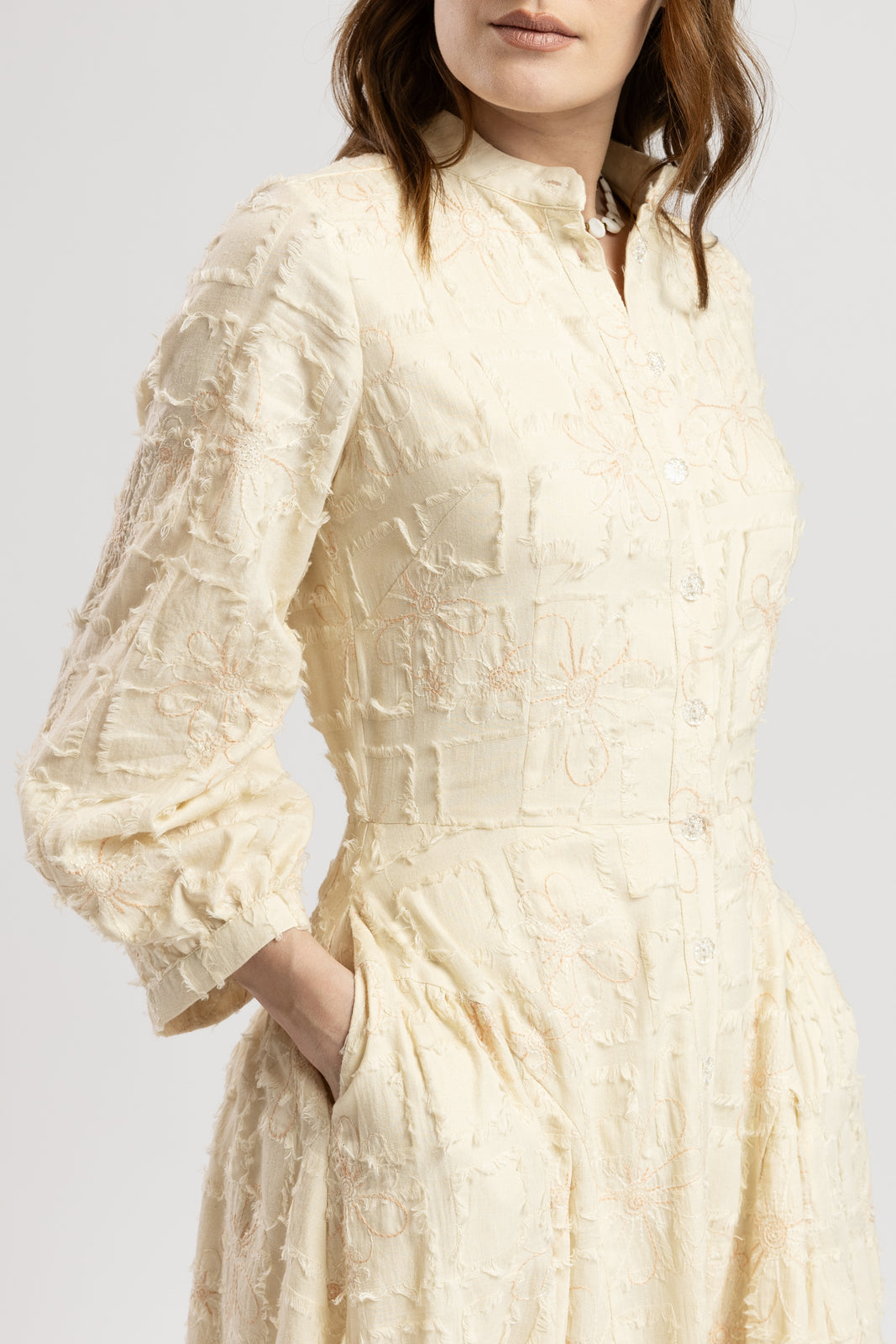 Incarca imaginea in galerie, Rochie din bumbac ivoar cu flori brodate