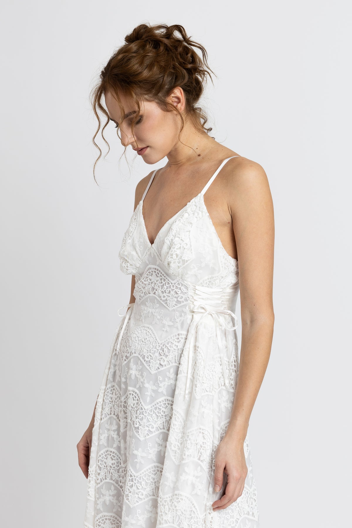 Elegant lace dress with embroidery