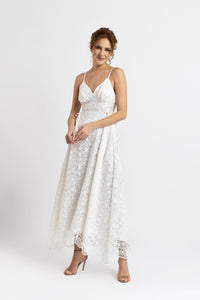 Rochie elegantă din dantelă cu broderie