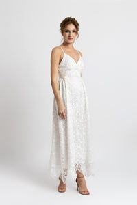 Rochie elegantă din dantelă cu broderie