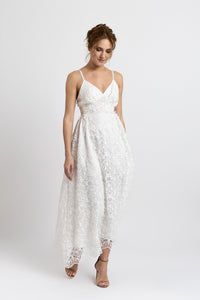 Rochie elegantă din dantelă cu broderie