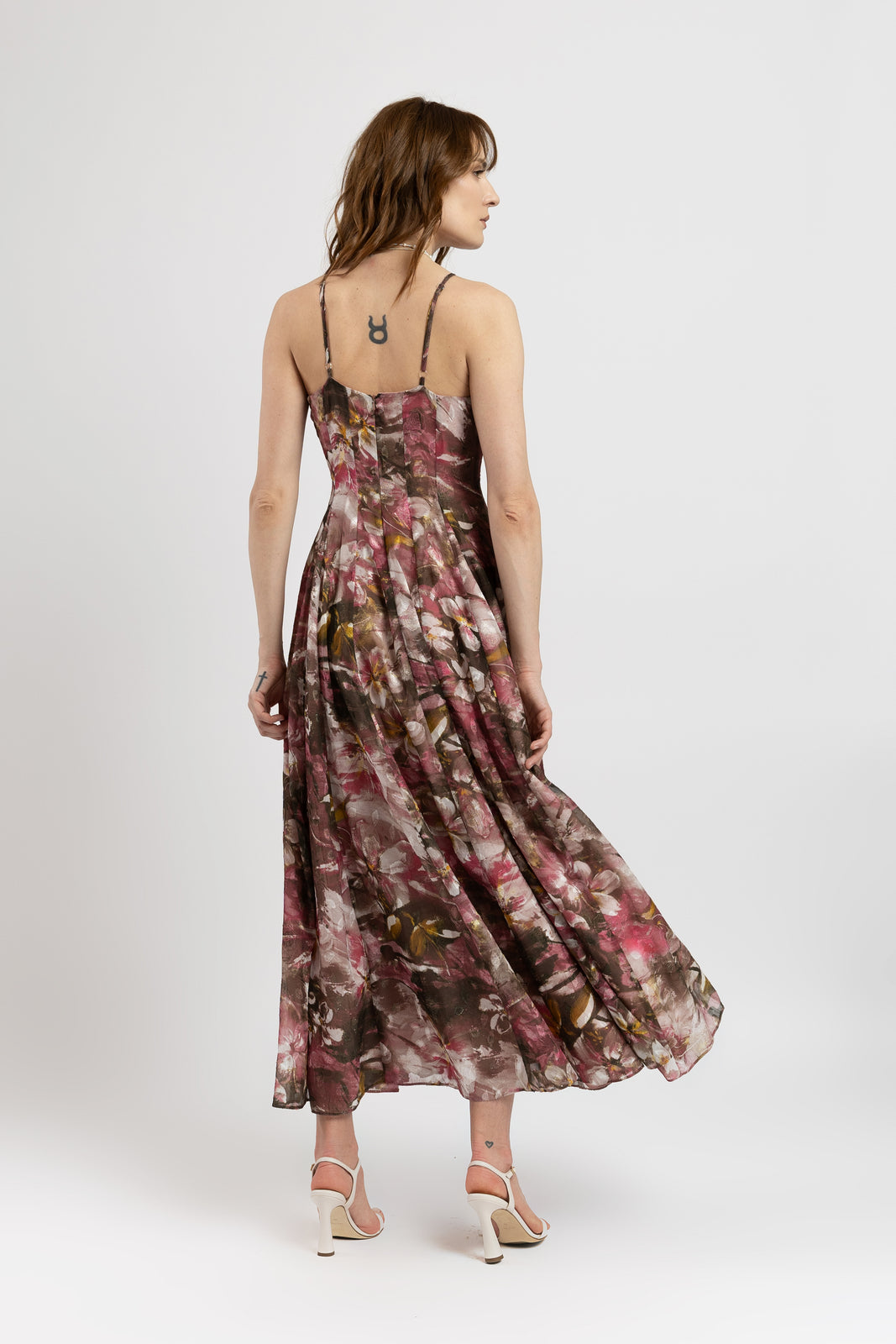 Incarca imaginea in galerie, Rochie lunga in clini din voal cu imprimeu floral