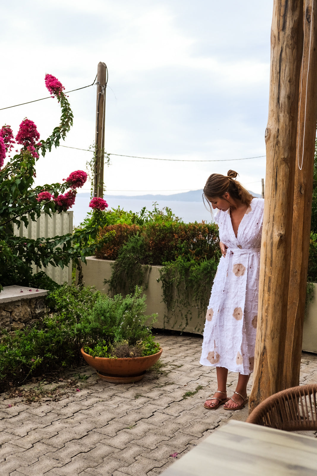 Incarca imaginea in galerie, Rochie midi petrecuta din bumbac brodat