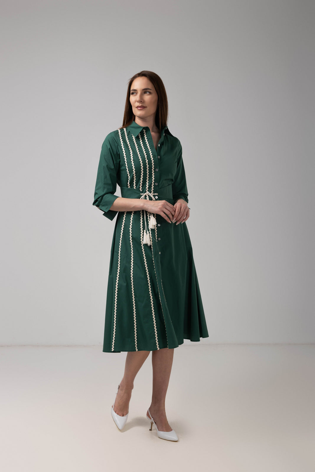 Load image into Gallery viewer, Dark green cotton shirt dress with macrame applications