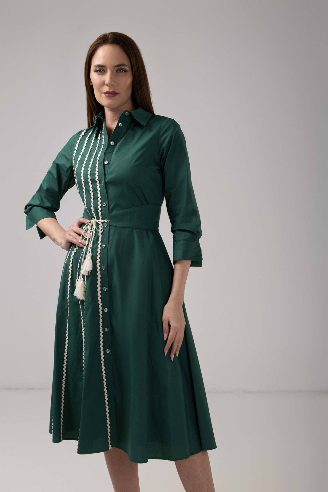 Load image into Gallery viewer, Dark green cotton shirt dress with macrame applications