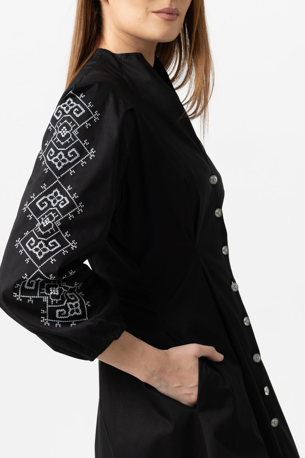 Load image into Gallery viewer, Rochie camasa tip tunica neagra cu broderie computerizata si maneci bufante