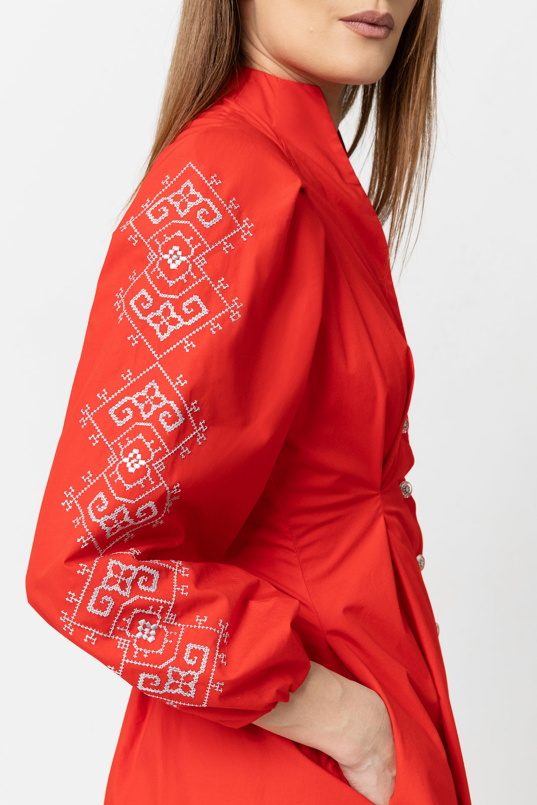 Load image into Gallery viewer, Rochie camasa tip tunica rosie cu broderie computerizata si maneci bufante