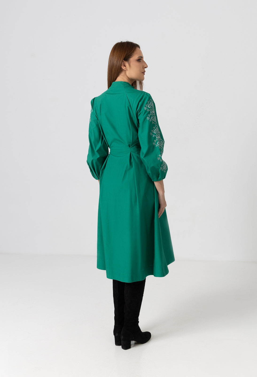 Load image into Gallery viewer, Rochie camasa tip tunica verde cu broderie computerizata si maneci bufante