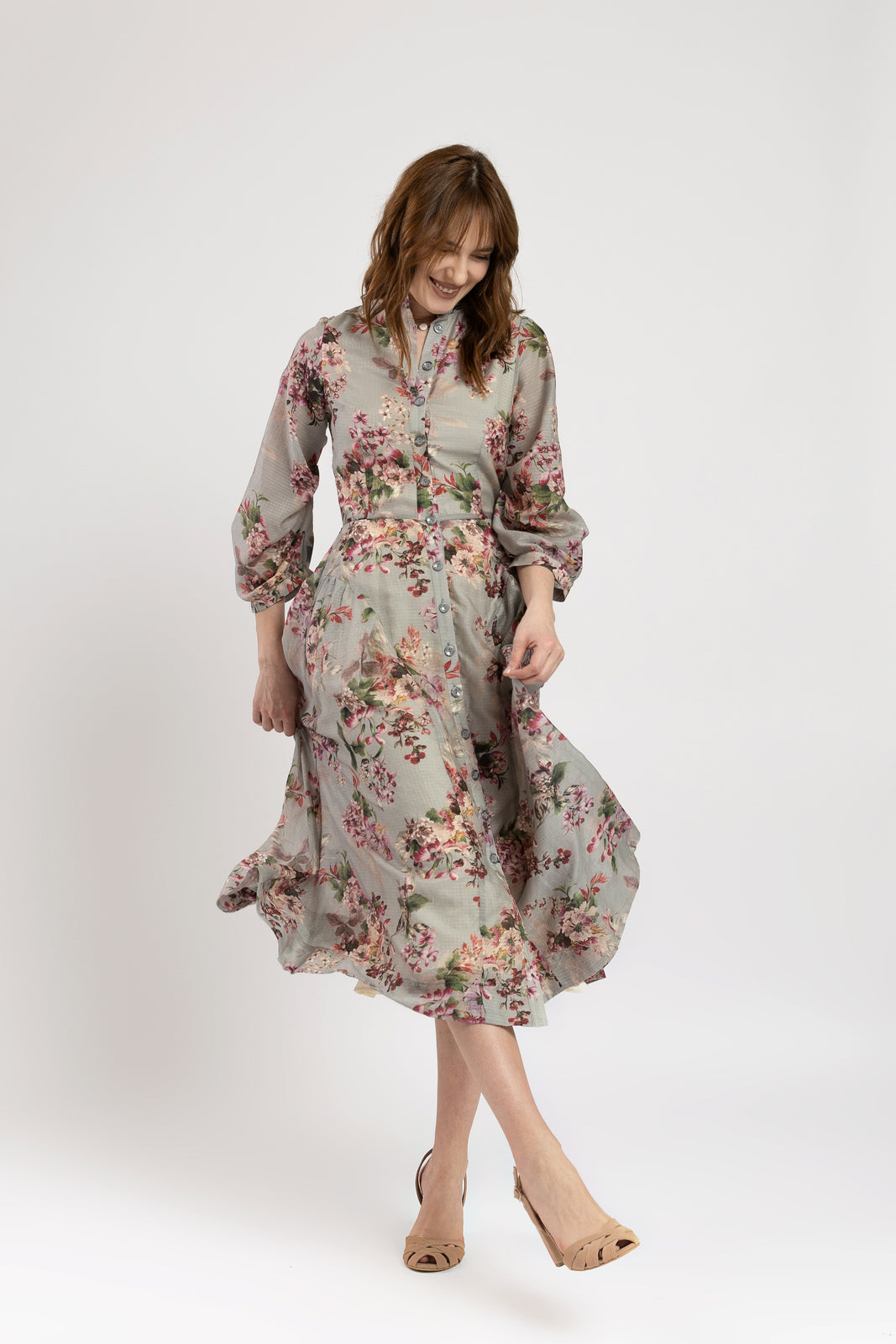 Incarca imaginea in galerie, Rochie din bumbac fin gri cu flori colorate