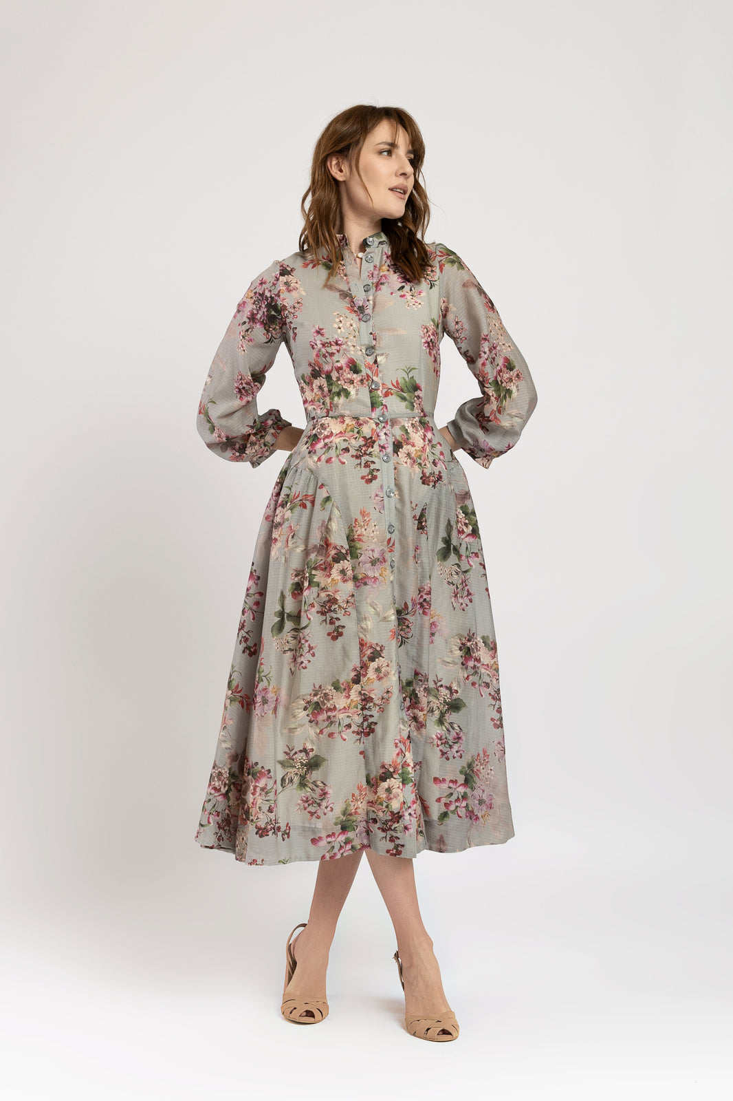 Incarca imaginea in galerie, Rochie din bumbac fin gri cu flori colorate