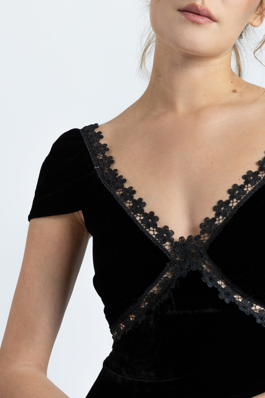 Load image into Gallery viewer, Long silk velvet dress with macrame appliqué