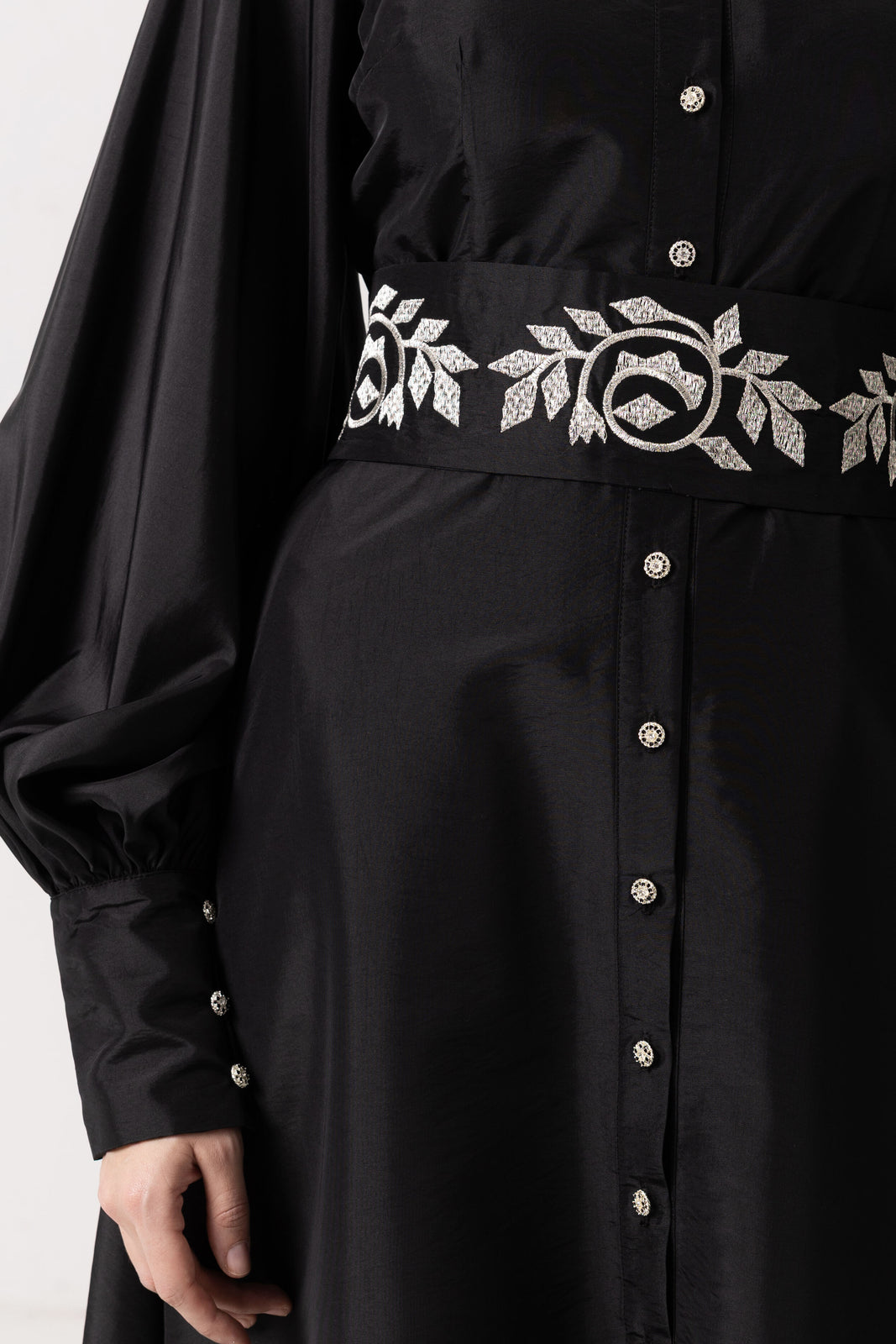 Load image into Gallery viewer, Midi white taffeta skirt