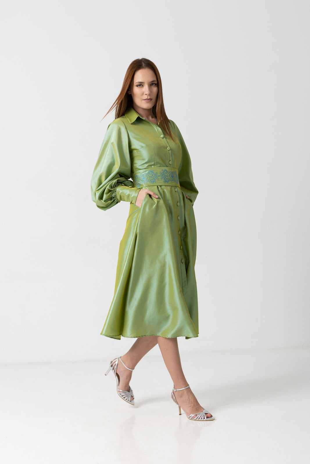 Load image into Gallery viewer, Midi white taffeta skirt