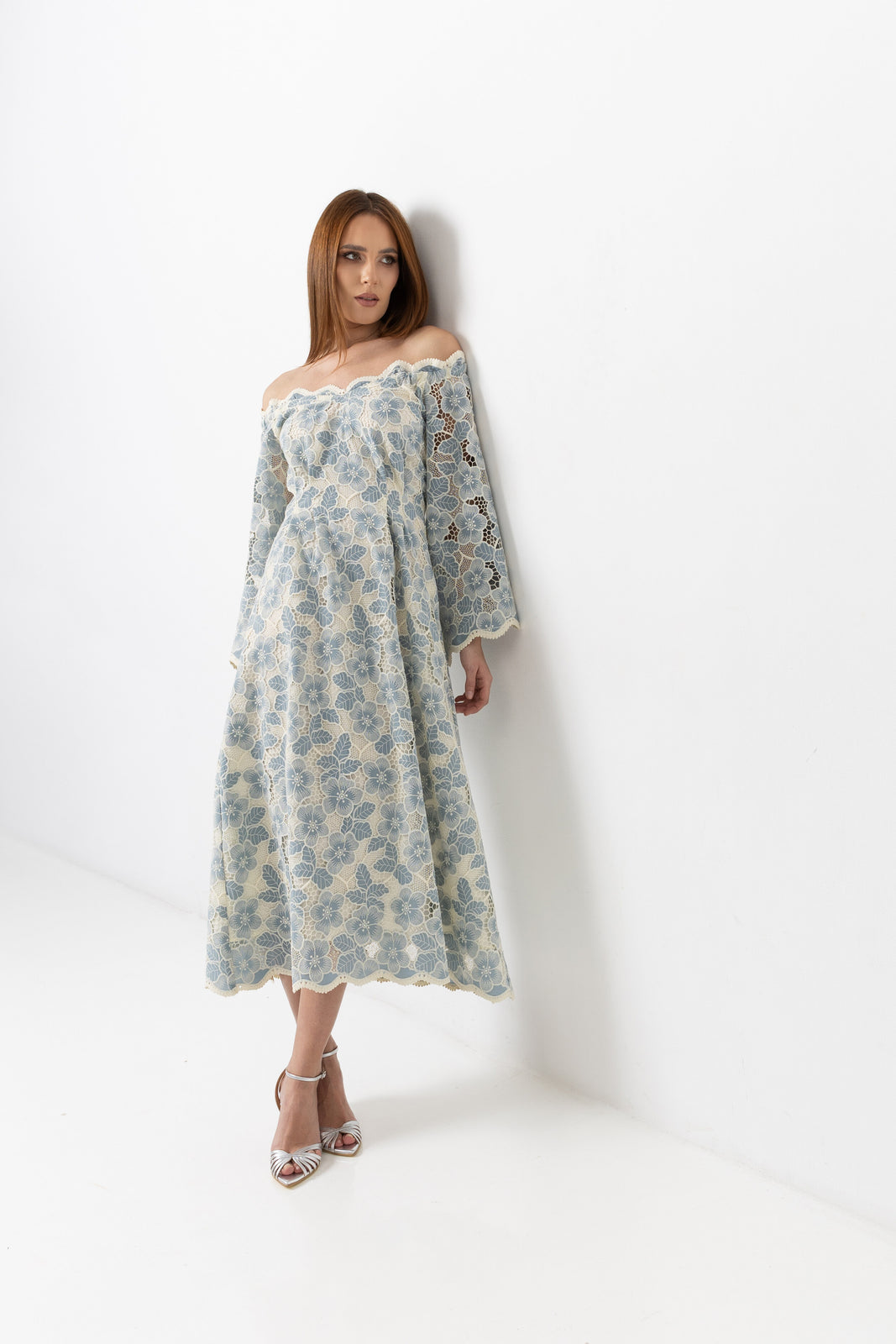 Load image into Gallery viewer, Dusty pink midi dress with cut-out shoulders