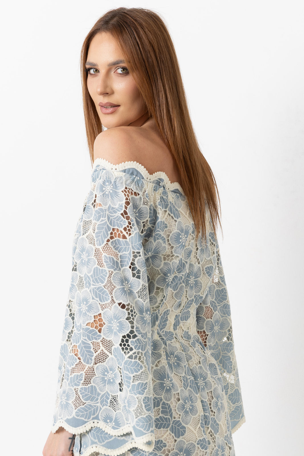 Load image into Gallery viewer, Dusty pink midi dress with cut-out shoulders