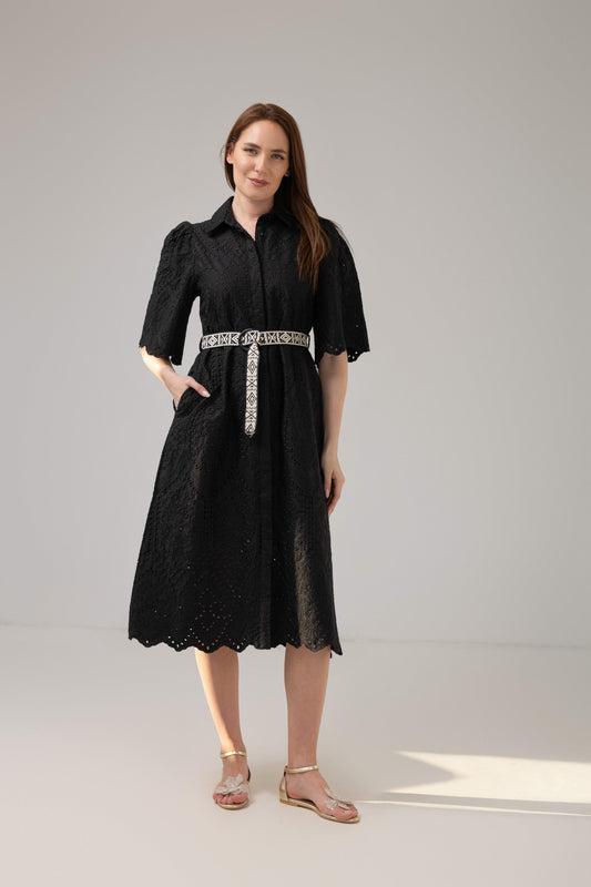 Rochie midi neagra din dantelă brodată cu mâneci ample și cordon decorativ