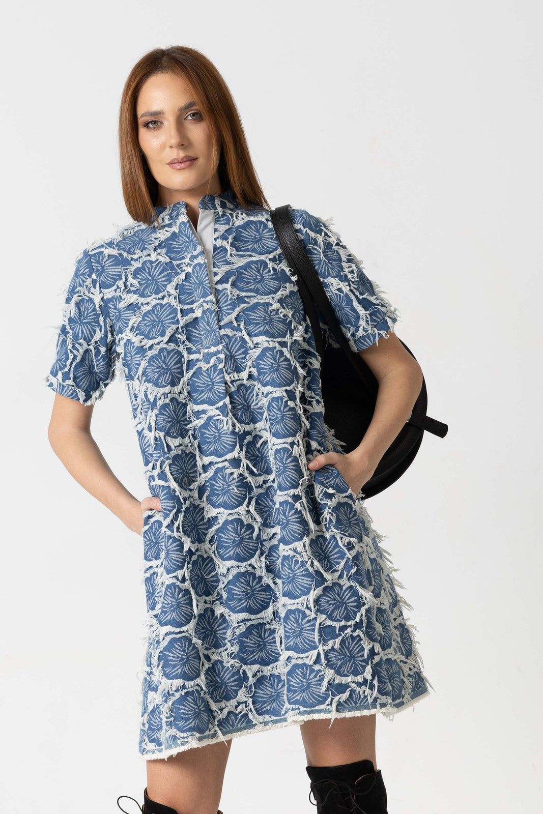 Load image into Gallery viewer, Dusty pink midi dress with cut-out shoulders