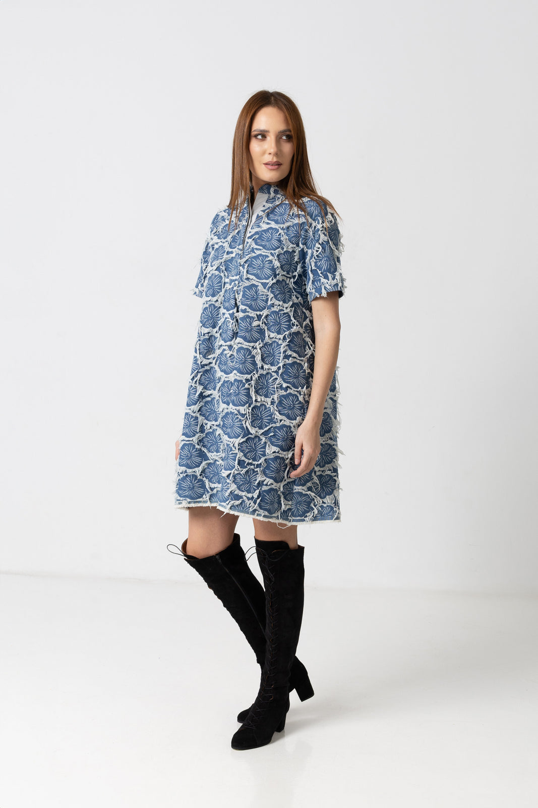 Load image into Gallery viewer, Dusty pink midi dress with cut-out shoulders