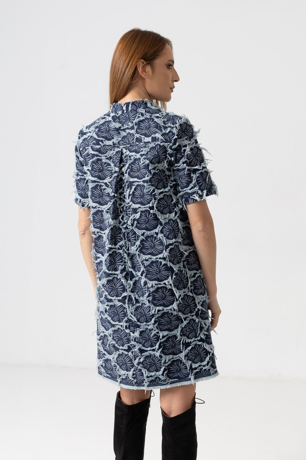 Load image into Gallery viewer, Dusty pink midi dress with cut-out shoulders