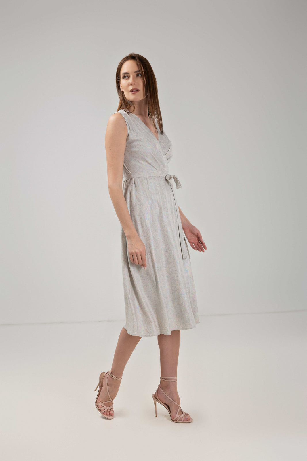 Incarca imaginea in galerie, Rochie midi petrecuta din in cu irizatii multicolore
