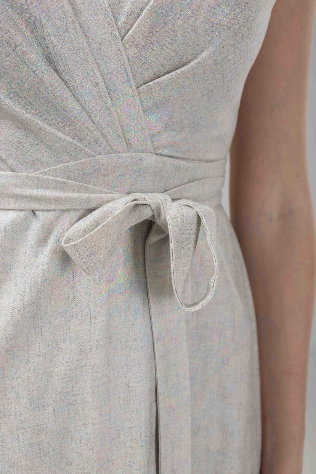 Incarca imaginea in galerie, Rochie midi petrecuta din in cu irizatii multicolore