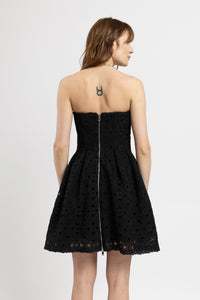 Rochie scurtă din macrame negru