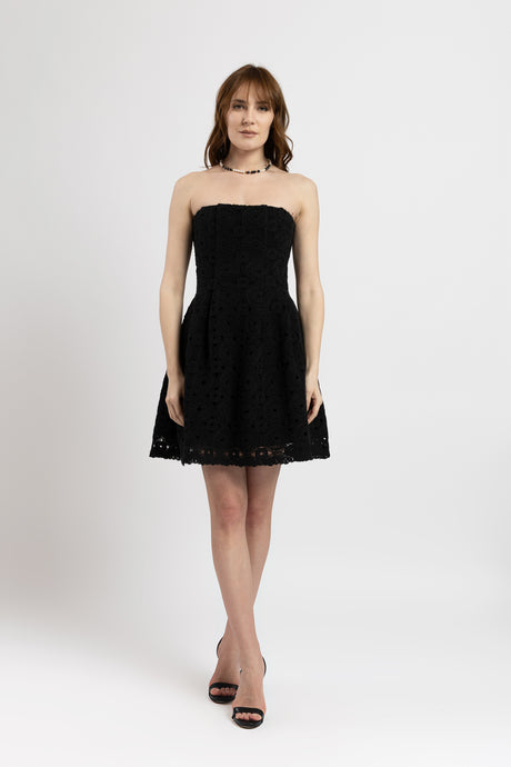 Rochie scurtă din macrame negru