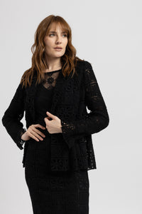 Sacou cambrat din macrame negru