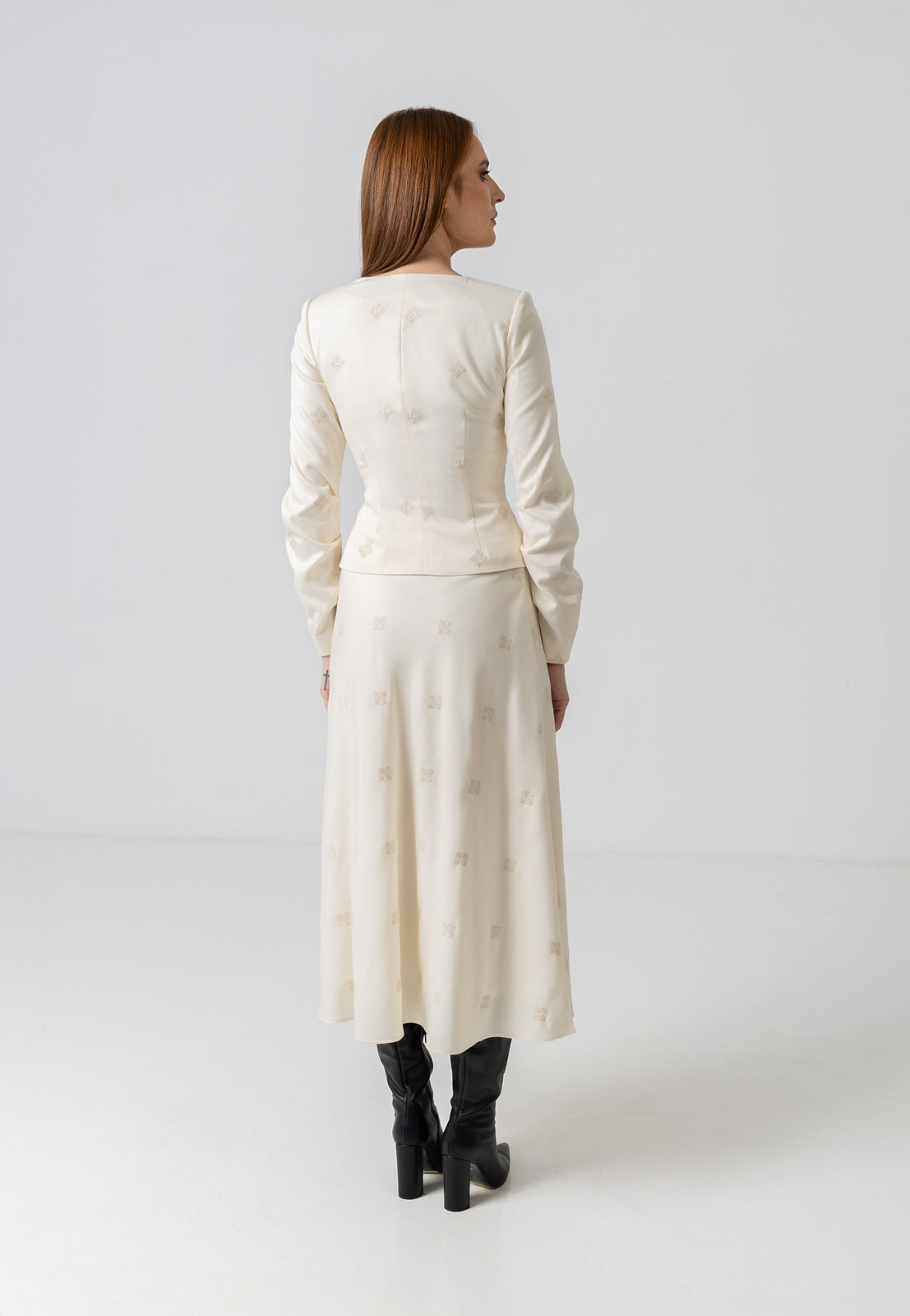 Incarca imaginea in galerie, Sacou cu peplum din stofa brodata