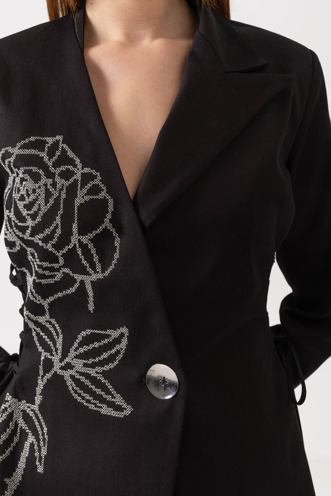 Incarca imaginea in galerie, Sacou din denim cu broderie trandafir