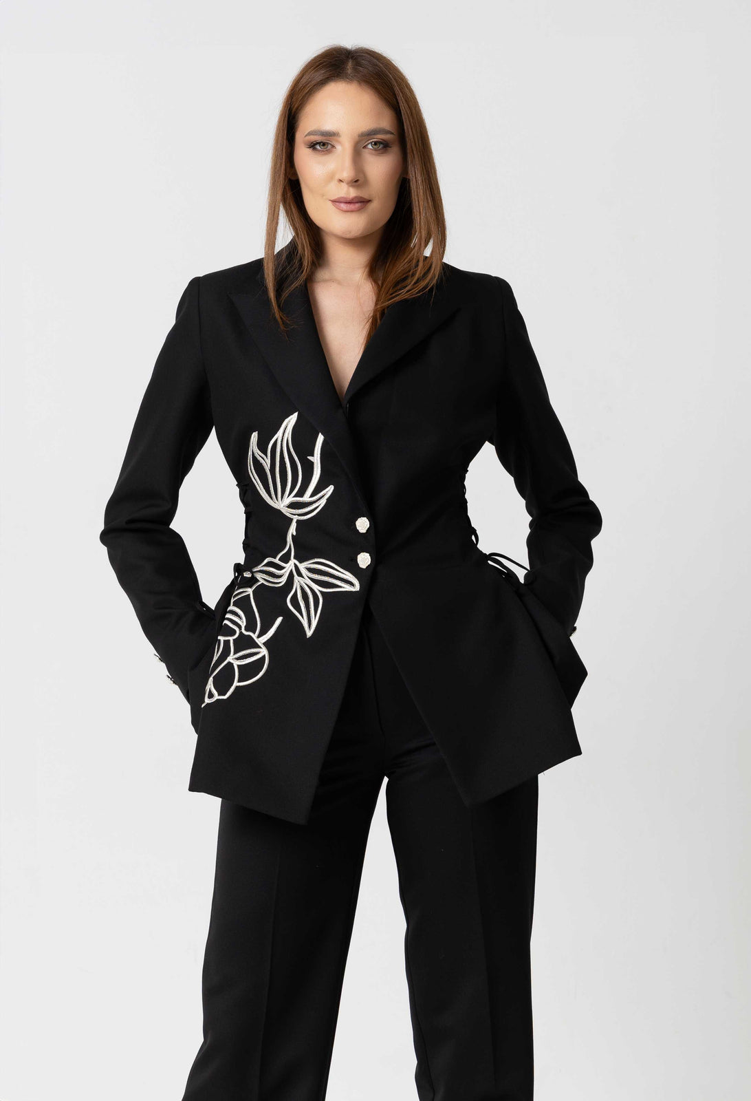 Incarca imaginea in galerie, Sacou din stofa de lana cu broderie trandafir