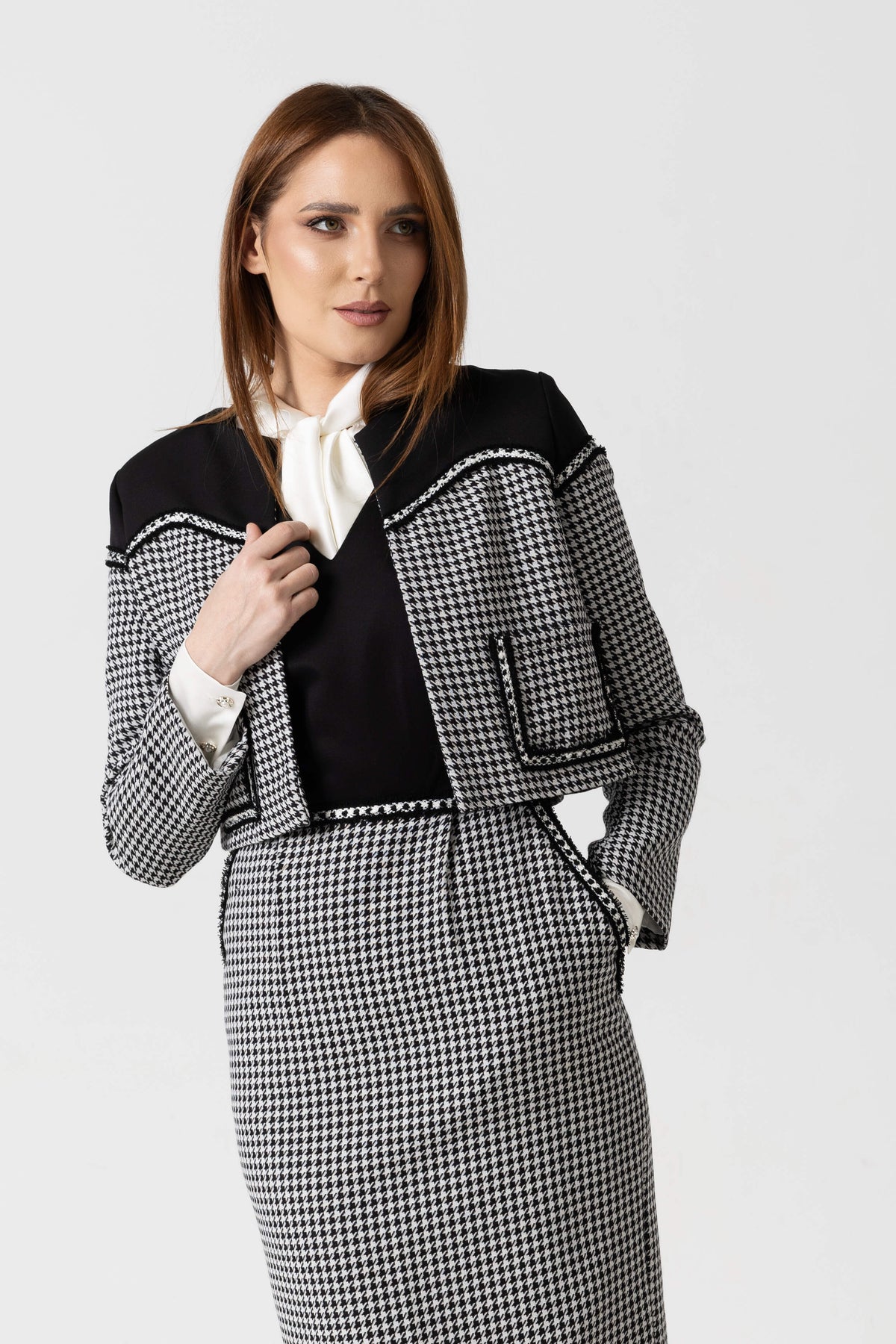 Sacou scurt din lână cu model picior de cocos