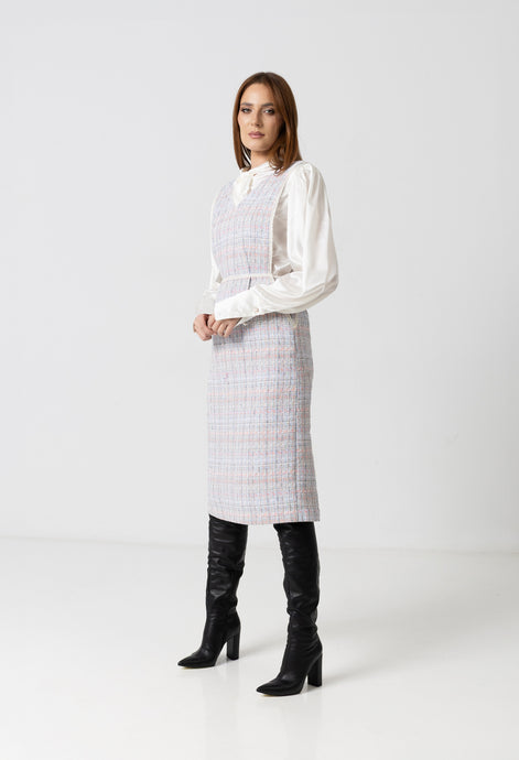 Linen blouse with cream computerized embroidery