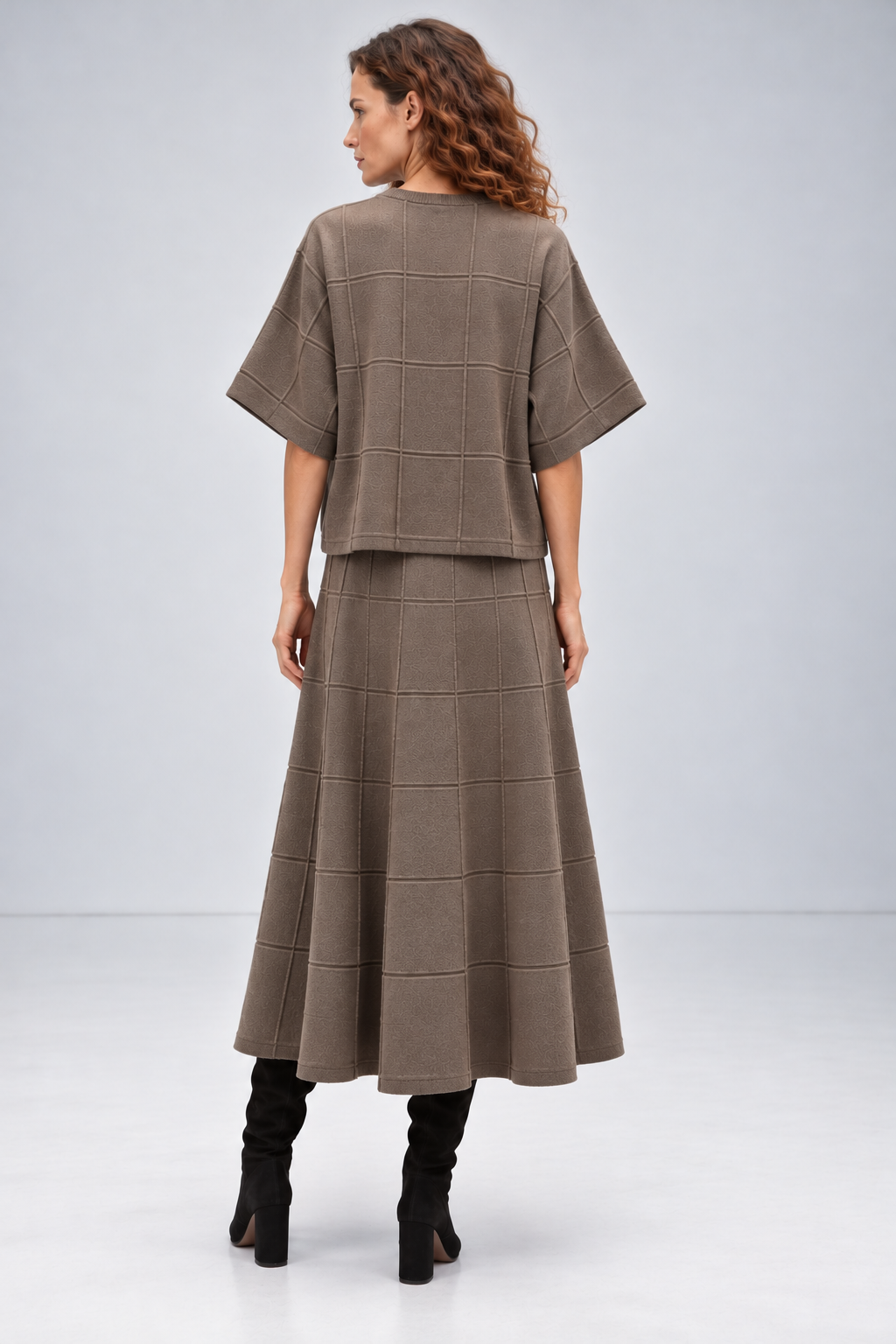 Compleu Tricotat Maro Taupe cu Broderie Trandafir