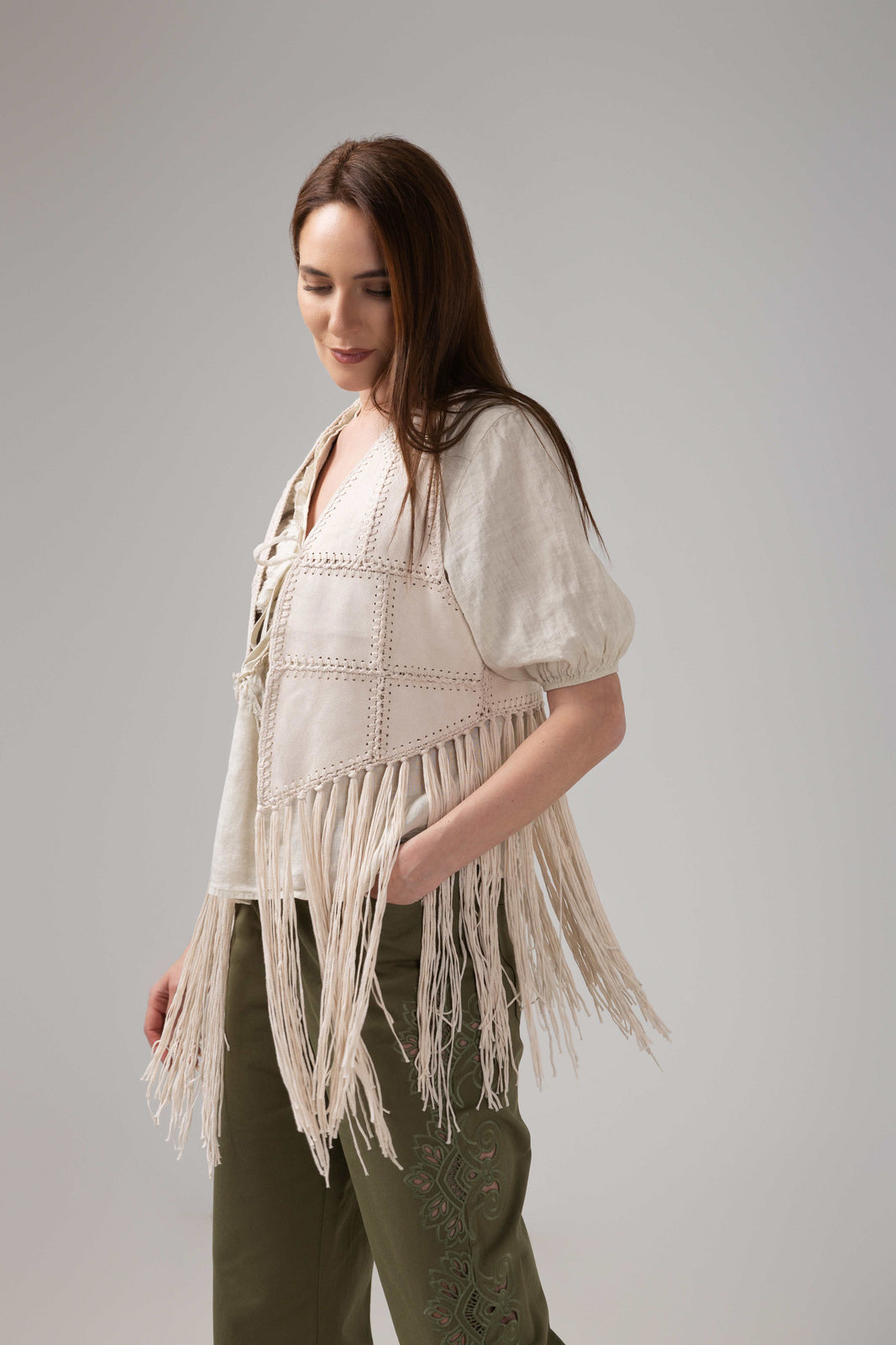 Incarca imaginea in galerie, Vestă boho premium cu franjuri decorative și detalii artizanale