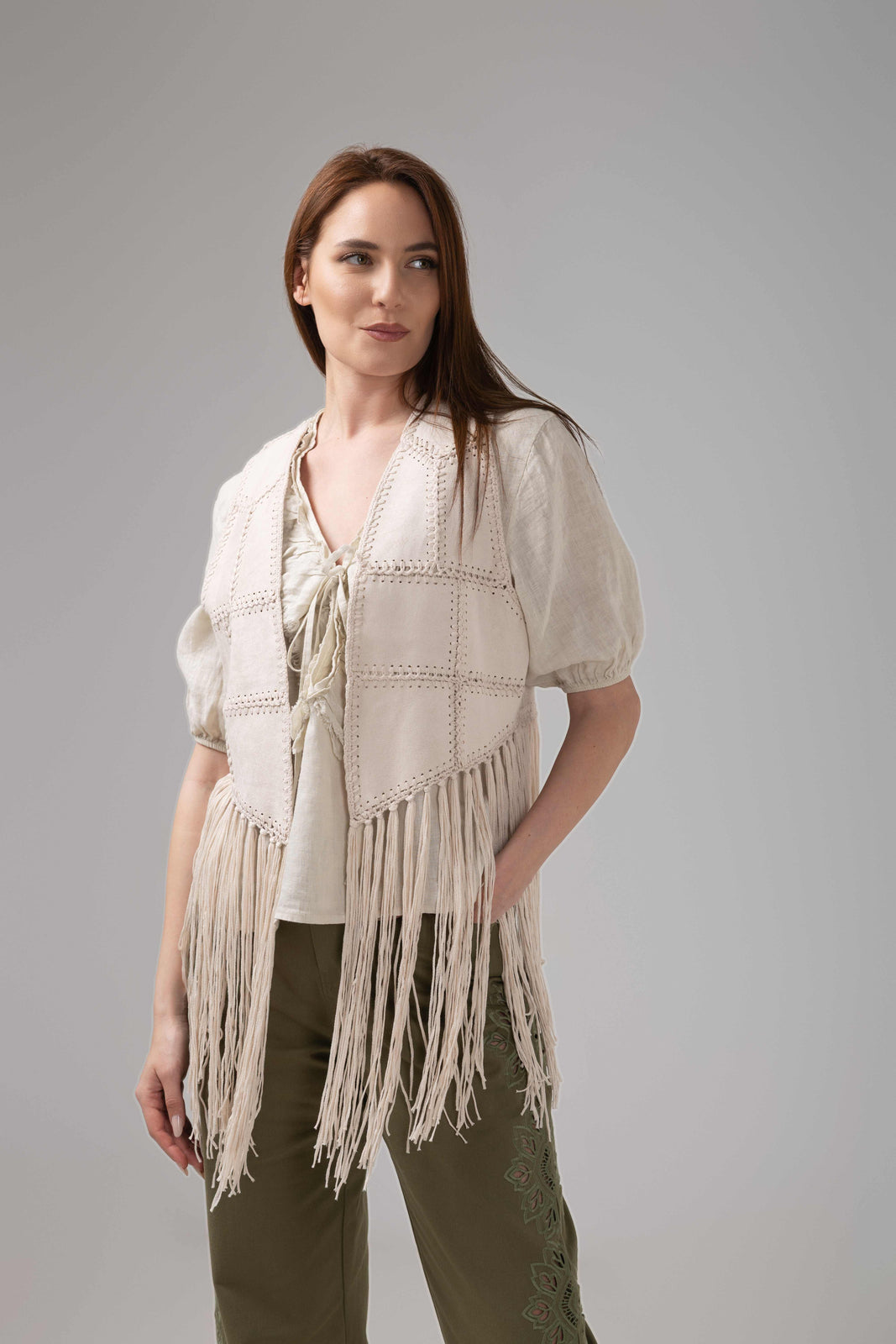 Incarca imaginea in galerie, Vestă boho premium cu franjuri decorative și detalii artizanale