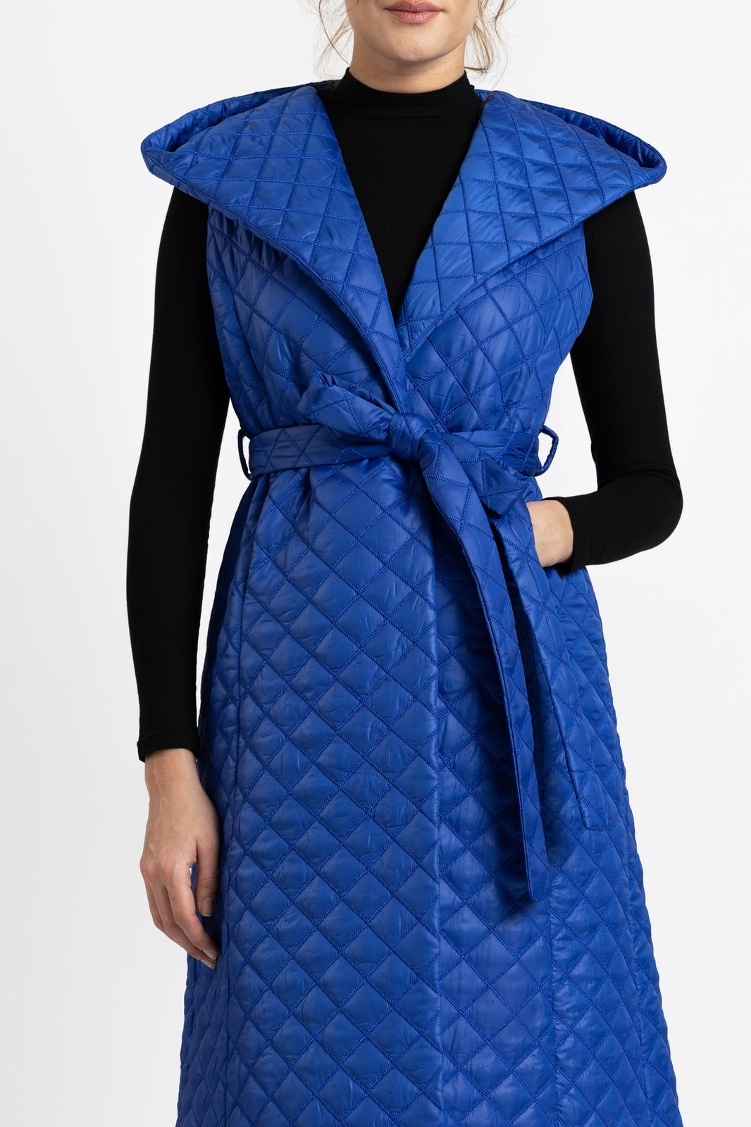 Load image into Gallery viewer, Midi vest with hood in gray quilted fabric