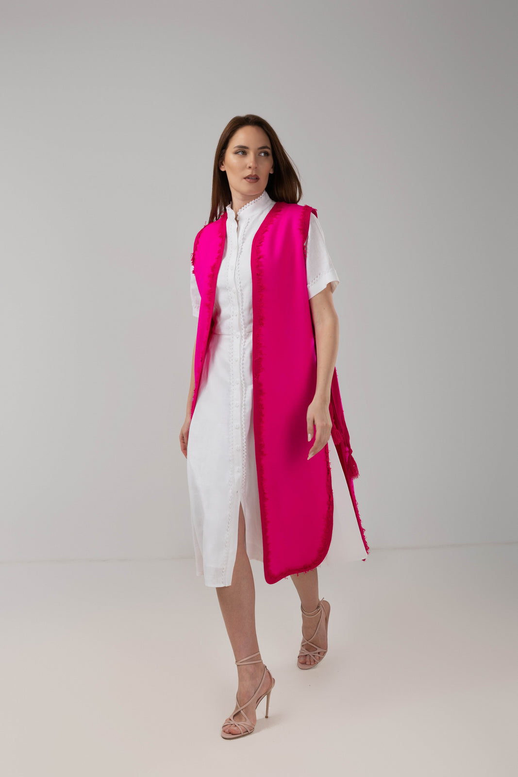 Incarca imaginea in galerie, Vesta midi din stofa de lana fucsia cu broderie "Copacul Vietii"