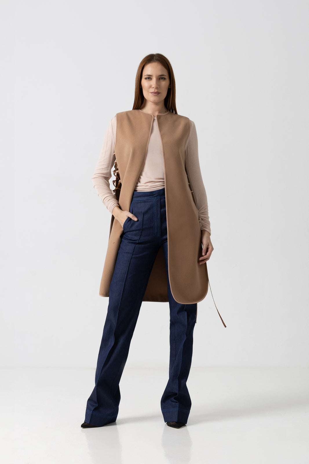 Incarca imaginea in galerie, Vesta midi din stofa de lana camel