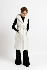 Midi vest with hood in white quilted fabric