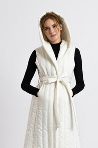 Midi vest with hood in white quilted fabric