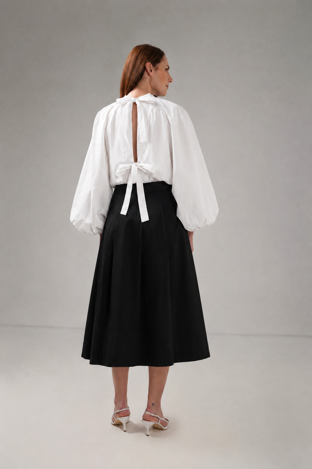 Load image into Gallery viewer, Dark green cotton shirt dress with macrame applications