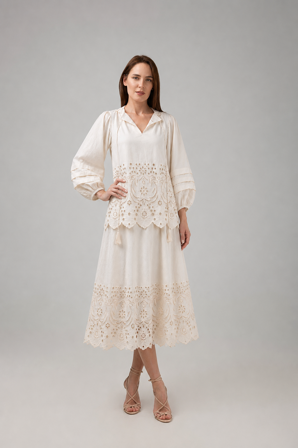 Incarca imaginea in galerie, Set Premium Ivory cu Broderie Spartă – Tunică și Fustă