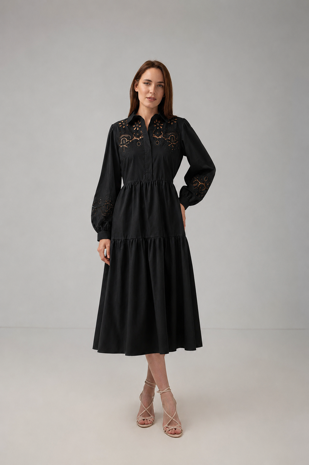 Incarca imaginea in galerie, Rochie midi tip cămașă cu broderie decupată – Negru