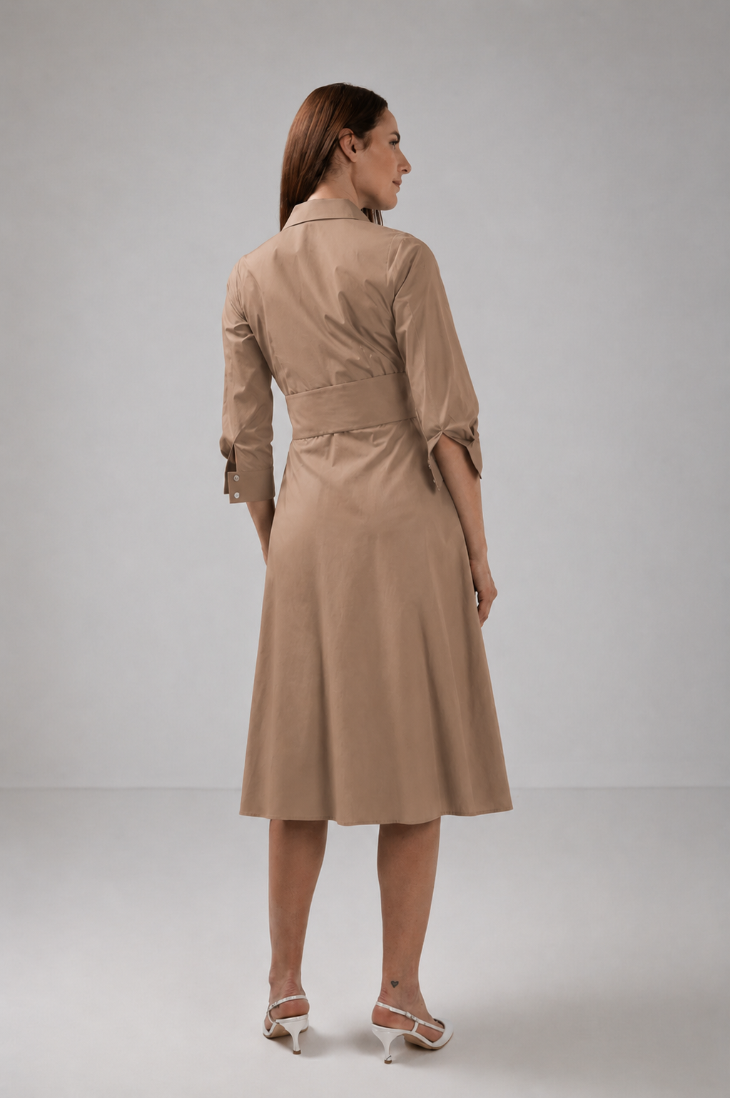 Incarca imaginea in galerie, Rochie cămașă midi Cappuccino din bumbac premium cu detalii decorative și cordon în talie
