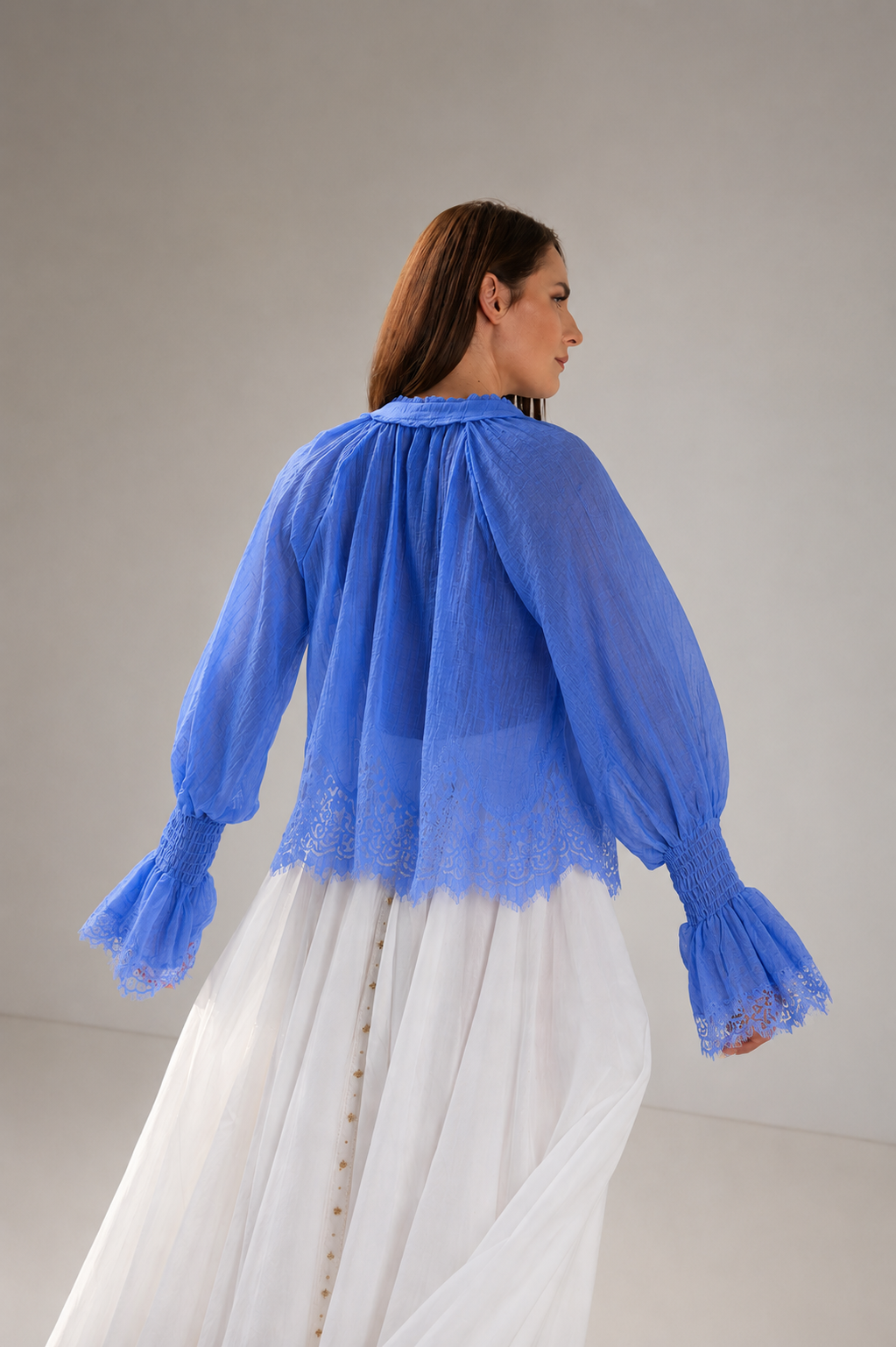 Incarca imaginea in galerie, Bluză tip ie în nuanță bleu pastel din voal texturat delicat