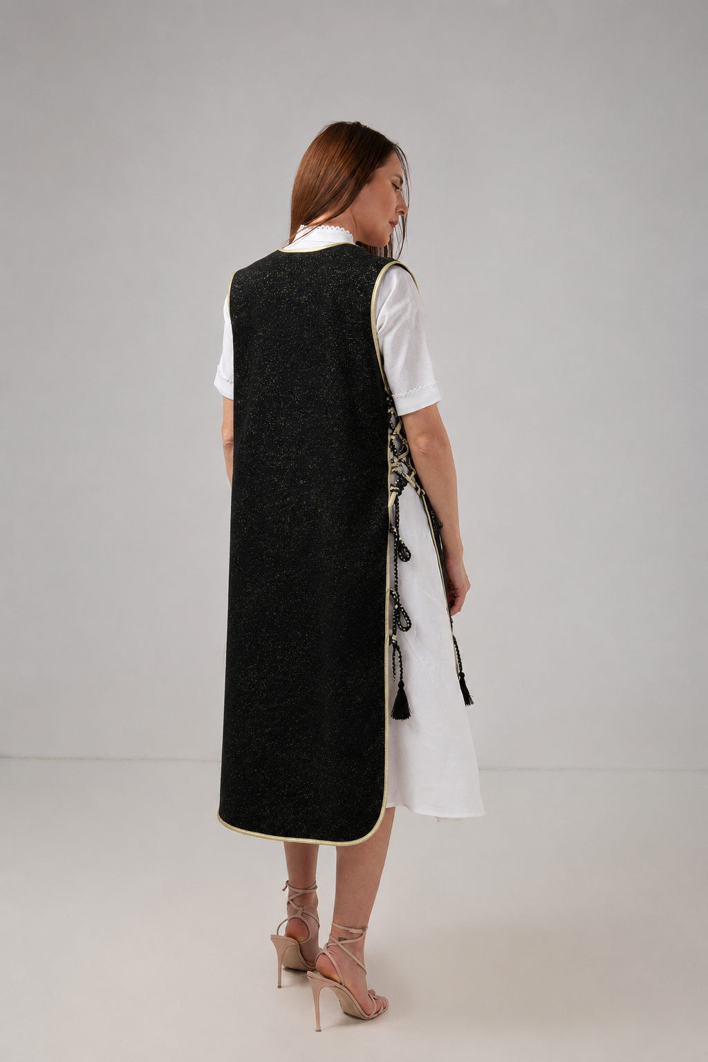 Load image into Gallery viewer, Ecru wool midi jacket with "Tree of Life" embroidery